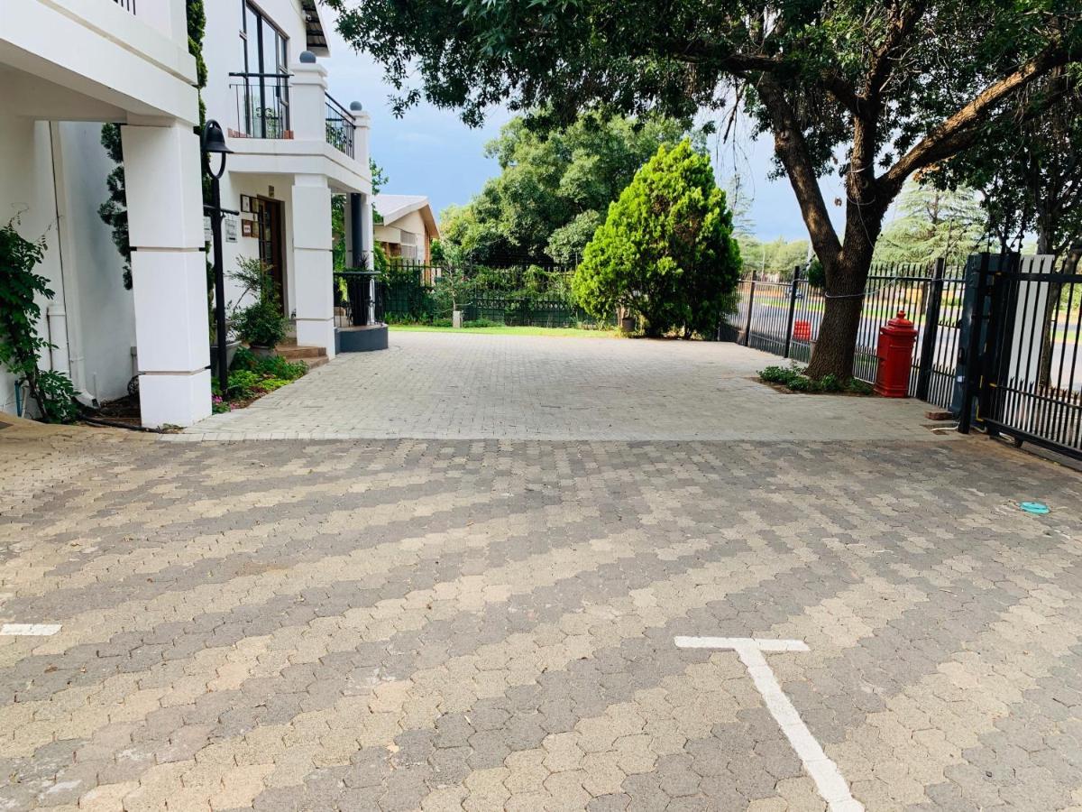 La Boheme Gastehuis Bloemfontein Buitenkant foto